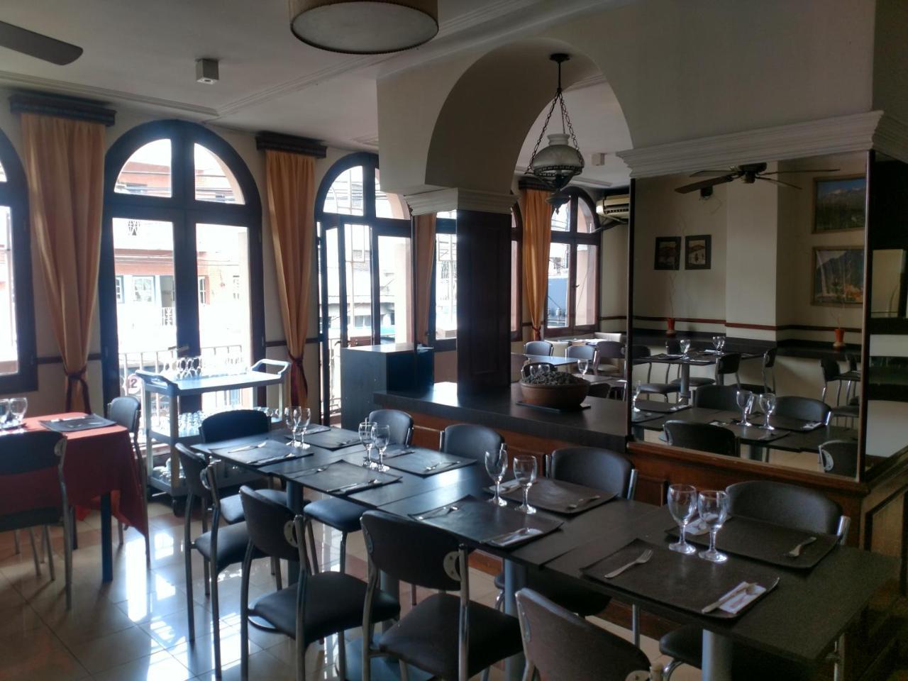 Hotel Shauard Салта Екстериор снимка